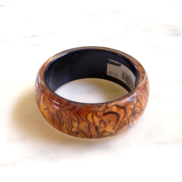 NWT. The Limited 1.25" Wide Multicolor Design Bangle Bracelet. - Picture 2 of 3